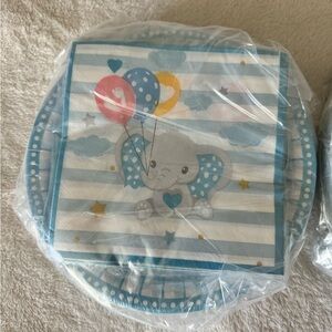 Umigy Striped Elephant Napkins with Balloons